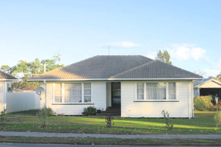 Photo of property in 27 Collins Road, Melville, Hamilton, 3206