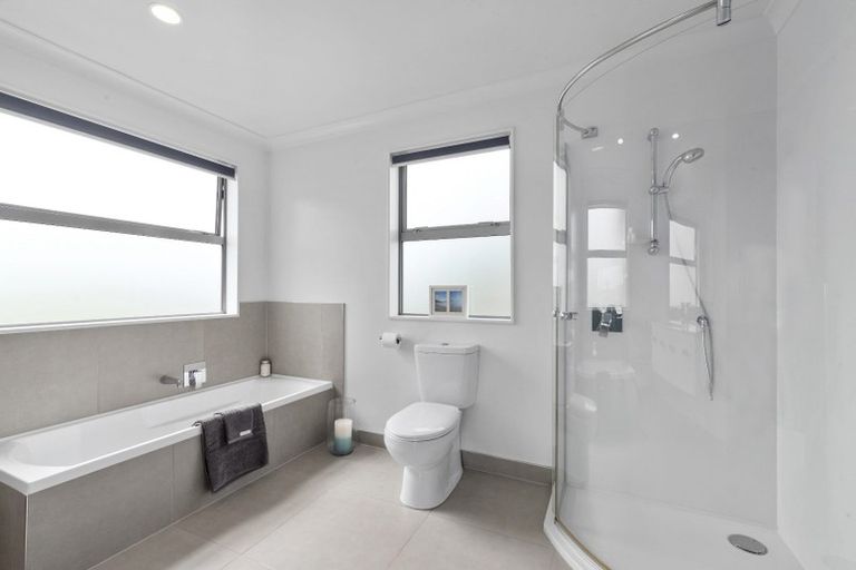 Photo of property in 156 Kittiwake Drive, Schnapper Rock, Auckland, 0632