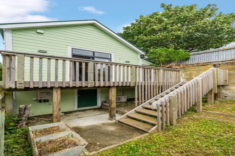 Photo of property in 42 Drummond Street, Mount Cook, Wellington, 6021