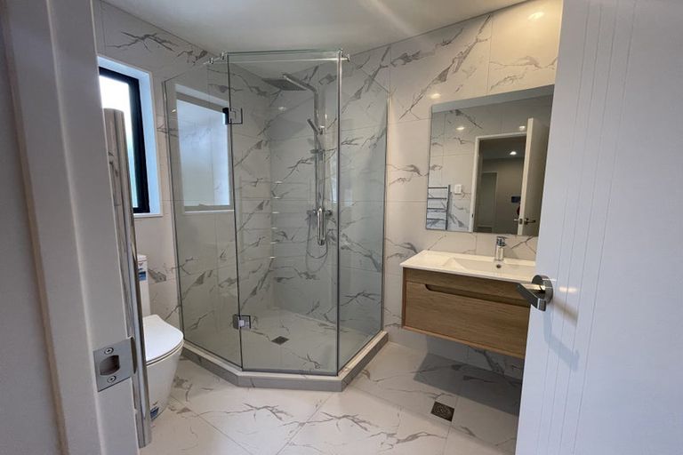 Photo of property in 30b Lowtherhurst Road, Massey, Auckland, 0614