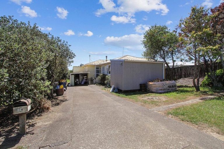 Photo of property in 24 Ranui Avenue, Ranui, Auckland, 0612