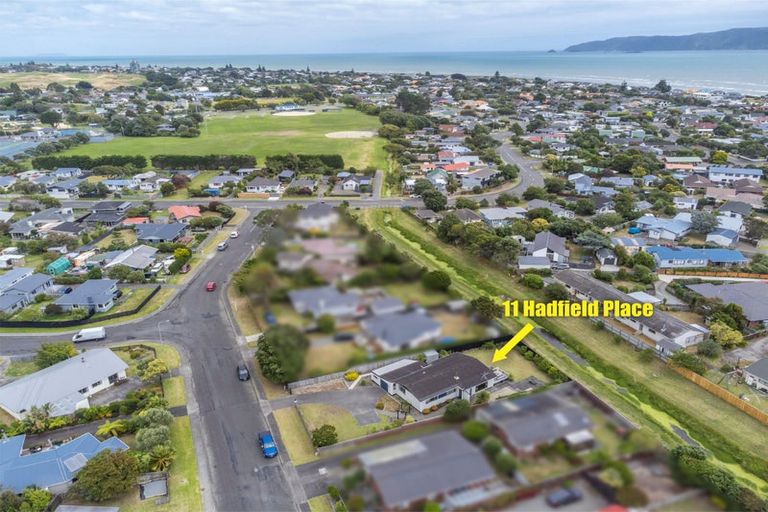 Photo of property in 11 Hadfield Place, Paraparaumu Beach, Paraparaumu, 5032