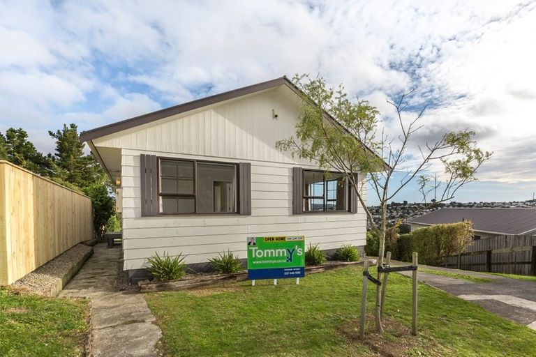 Photo of property in 25 Staysail Place, Whitby, Porirua, 5024