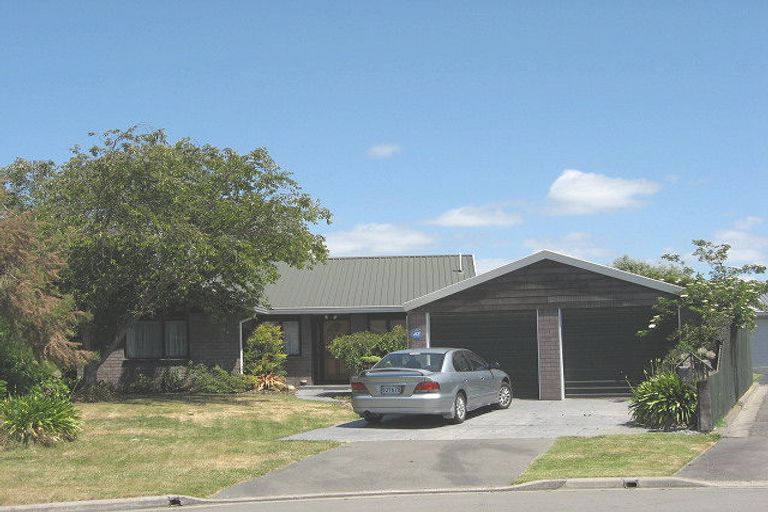 Photo of property in 35 Kirsten Place, Parklands, Christchurch, 8083
