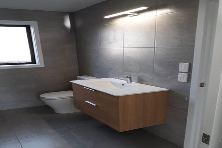 Photo of property in 16a Mickle Street, Te Atatu South, Auckland, 0610