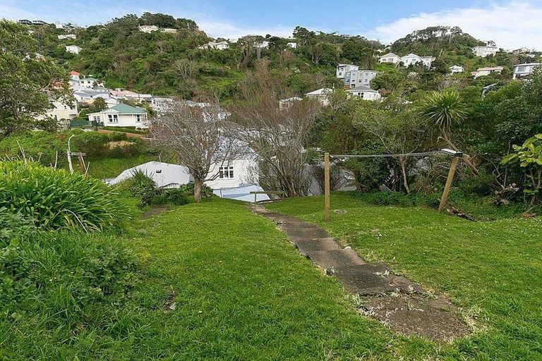 Photo of property in 235 Ohiro Road, Brooklyn, Wellington, 6021