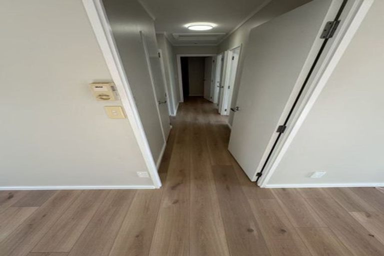 Photo of property in 81 Kemp Road, Massey, Auckland, 0614