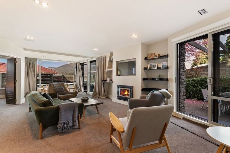 Photo of property in Rahiri Apartments, 1/23 Adelaide Street, Queenstown, 9300