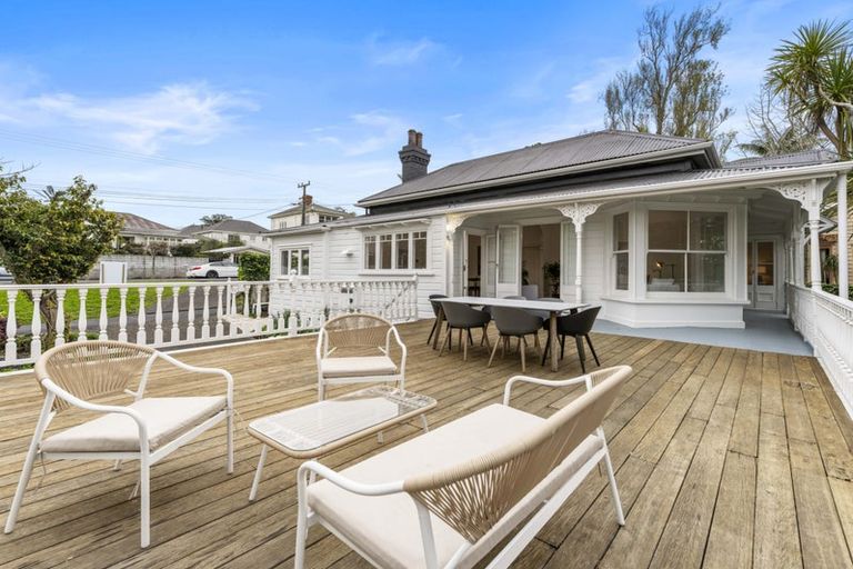 Photo of property in 25 Princes Street, Northcote Point, Auckland, 0627
