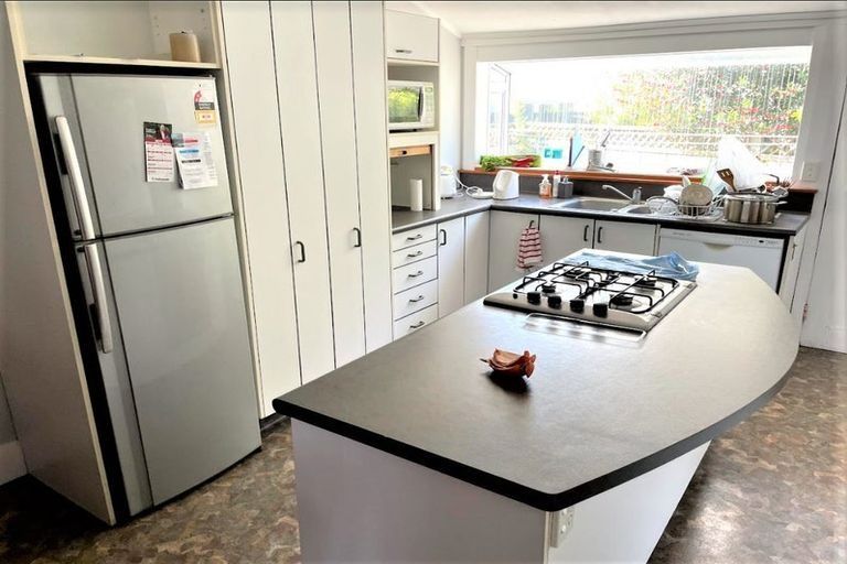 Photo of property in 1/296 Waiwhetu Road, Fairfield, Lower Hutt, 5011