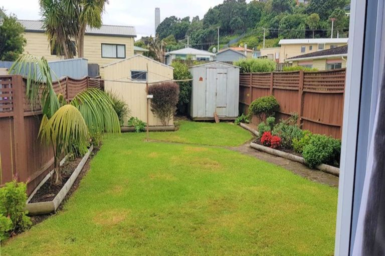 Photo of property in 15a Naumai Place, Spotswood, New Plymouth, 4310