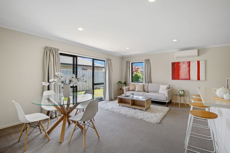 Photo of property in 37 Faringdon Boulevard, Rolleston, 7615