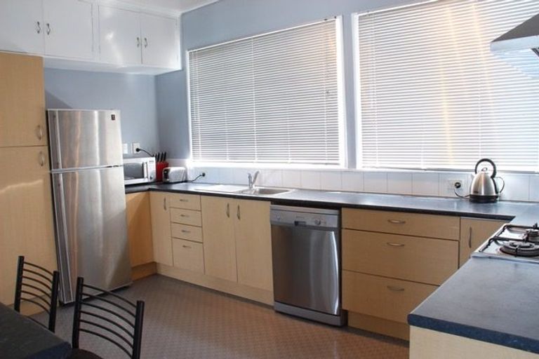 Photo of property in 156 The Esplanade, Houghton Bay, Wellington, 6023
