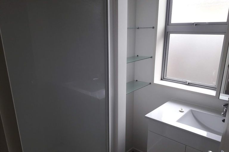 Photo of property in 53 Lyndon Street, Riccarton, Christchurch, 8041