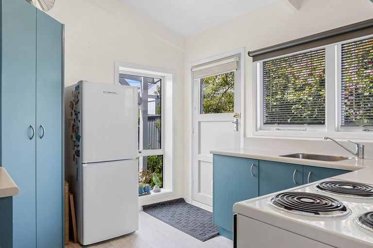 Photo of property in 2/18 Packe Street, Edgeware, Christchurch, 8013