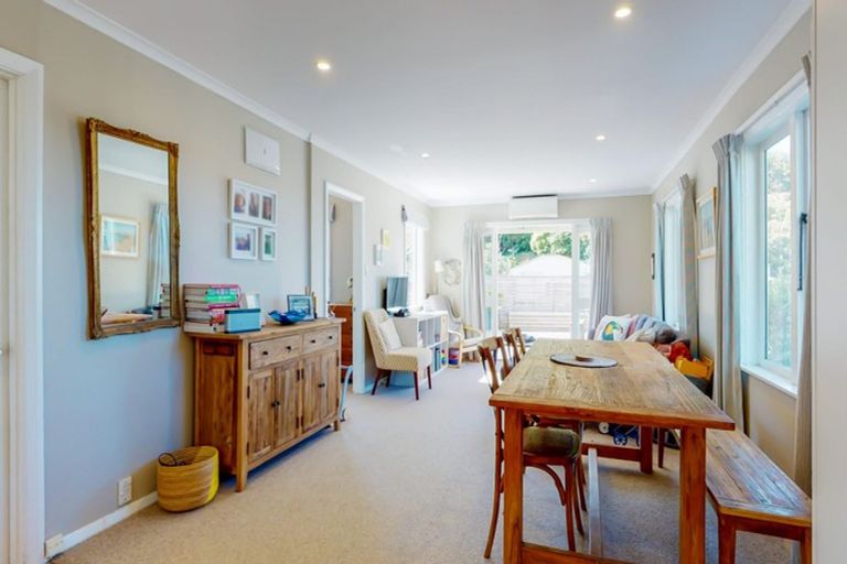 Photo of property in 140 Severn Street, Island Bay, Wellington, 6023