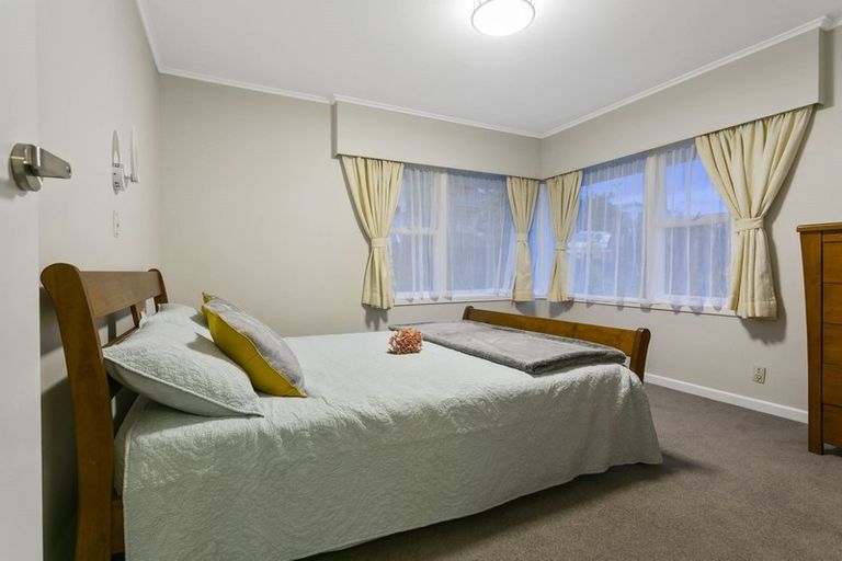 Photo of property in 1/24 Martin Crescent, Northcote, Auckland, 0627