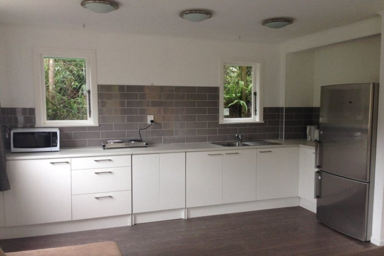 Photo of property in 9 Stottholm Road, Titirangi, Auckland, 0604