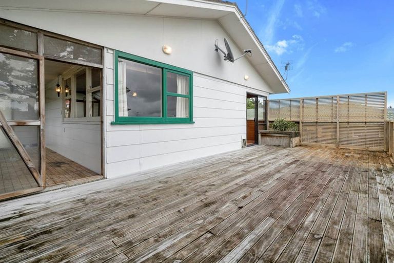 Photo of property in 11 Roick Parade, Glen Eden, Auckland, 0602