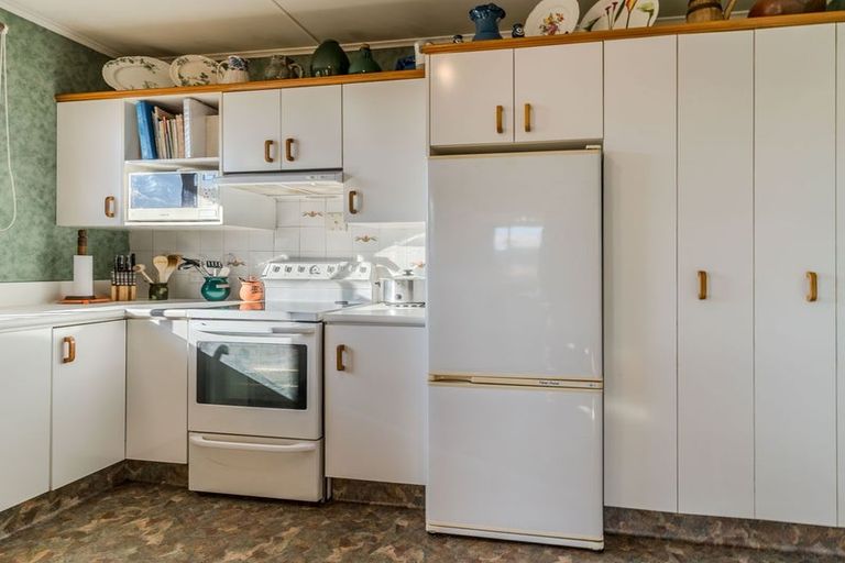 Photo of property in 18 Weir Street, Green Island, Dunedin, 9018