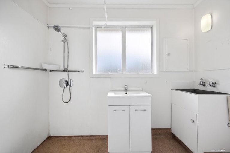 Photo of property in 2/3172 Great North Road, New Lynn, Auckland, 0600