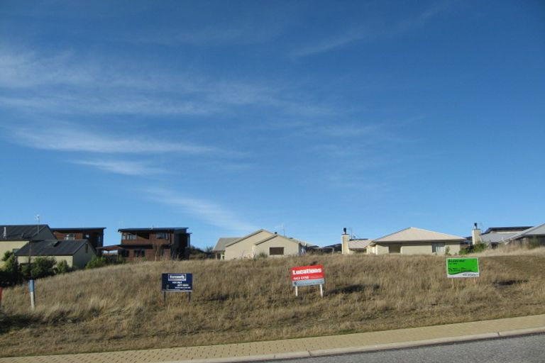 Photo of property in 77 Kings Drive, Wanaka, 9305