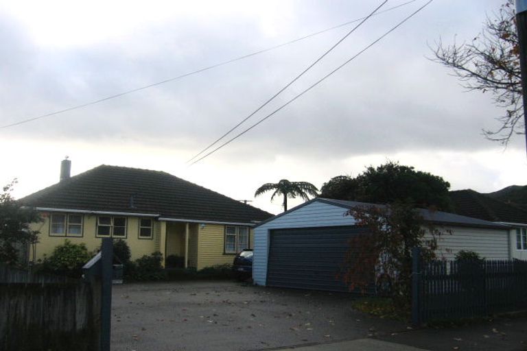 Photo of property in 1/138 Whites Line East, Waiwhetu, Lower Hutt, 5010