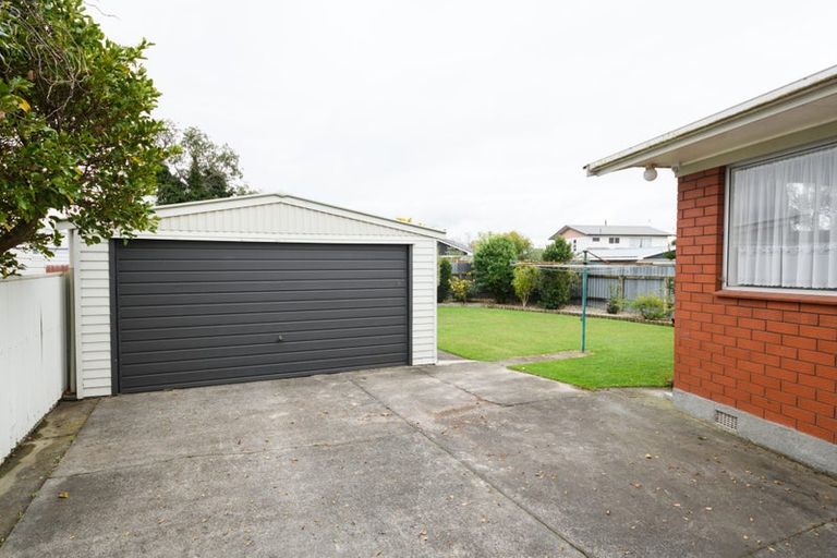 Photo of property in 1 Essex Place, Milson, Palmerston North, 4414