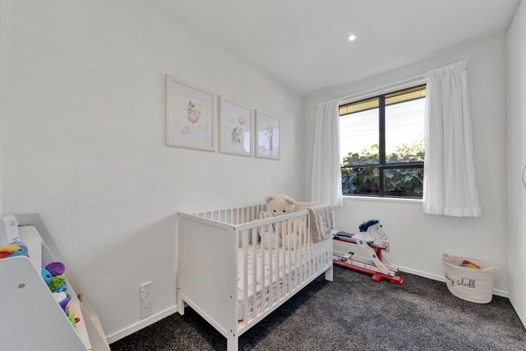 Photo of property in 14 Creese Place, Redwood, Christchurch, 8051