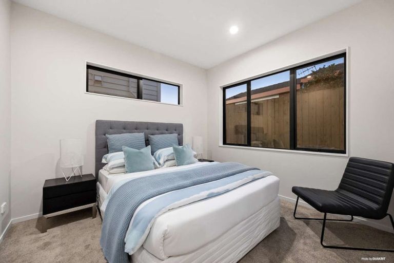 Photo of property in 152b Botany Road, Botany Downs, Auckland, 2010