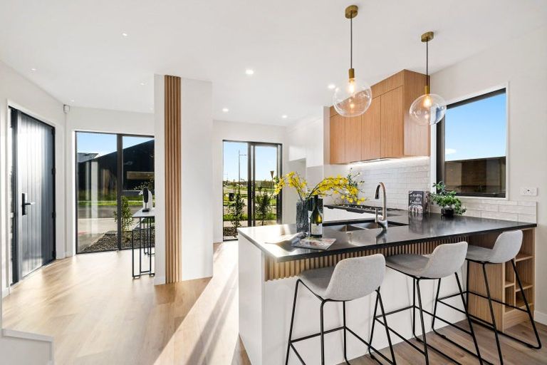 Photo of property in 1 Dorset Down Drive, Karaka, 2580