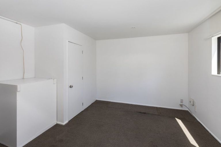 Photo of property in 21 Piko Crescent, Riccarton, Christchurch, 8041