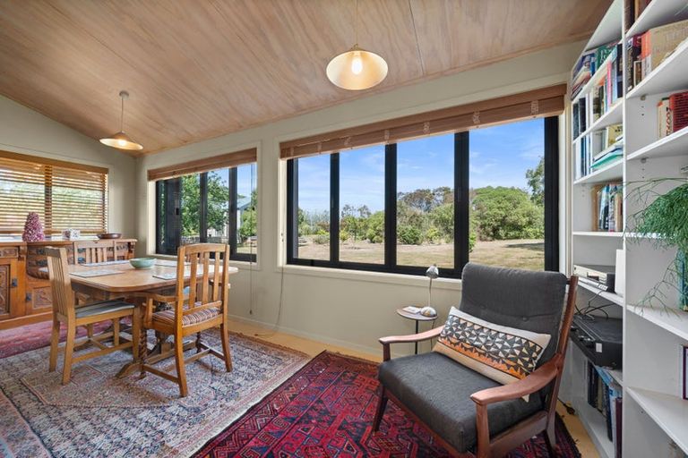 Photo of property in 8 Hawkins Drive, Martinborough, 5711