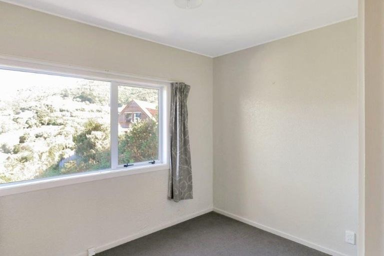 Photo of property in 39 Thurleigh Grove, Karori, Wellington, 6012