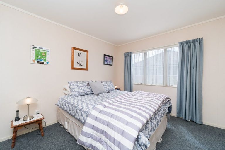 Photo of property in 18 Dalfield Place, Highbury, Palmerston North, 4412