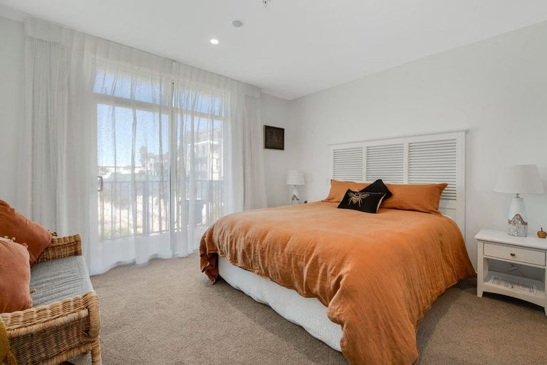 Photo of property in Eaves Bush Parade, Orewa, 0931