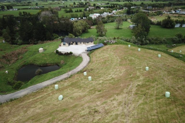 Photo of property in 326 Paraite Road, Paraite, New Plymouth, 4373