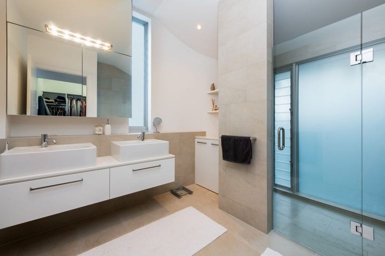 Photo of property in 19 Muritai Road, Milford, Auckland, 0620