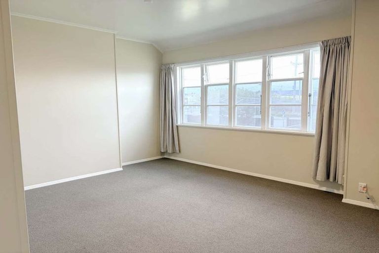 Photo of property in 12 Hardy Street, New Brighton, Christchurch, 8061