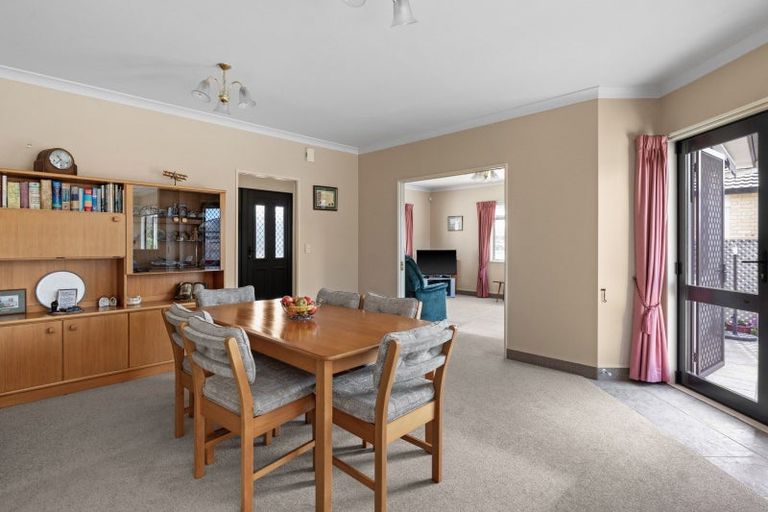 Photo of property in 5a Avondale Road, Taradale, Napier, 4112
