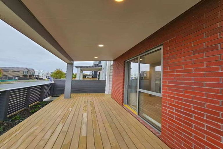 Photo of property in 3 Yellow Pear Lane, Karaka, 2578