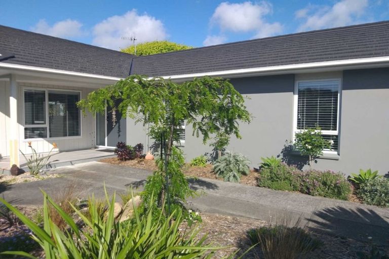 Photo of property in 8 Millvale Street, Waikanae, 5036