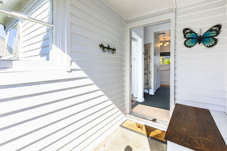 Photo of property in 20 Great North Road, Waipawa, 4210