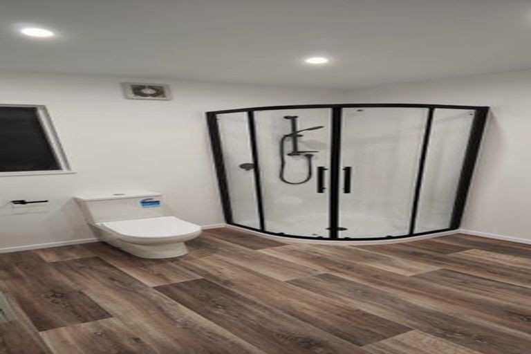 Photo of property in 4f2 Glanmire Road, Newlands, Wellington, 6037