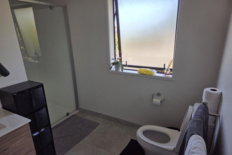 Photo of property in 38 Cockayne Crescent, Sunnynook, Auckland, 0620