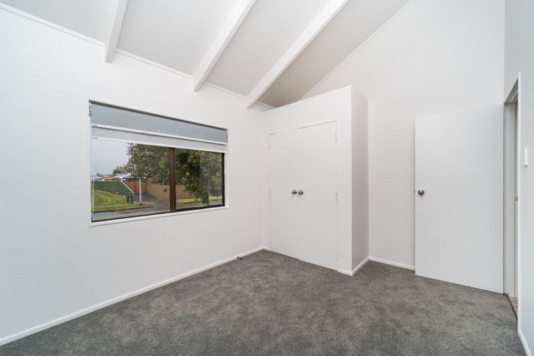 Photo of property in 2 Peter Hall Drive, Kelvin Grove, Palmerston North, 4414