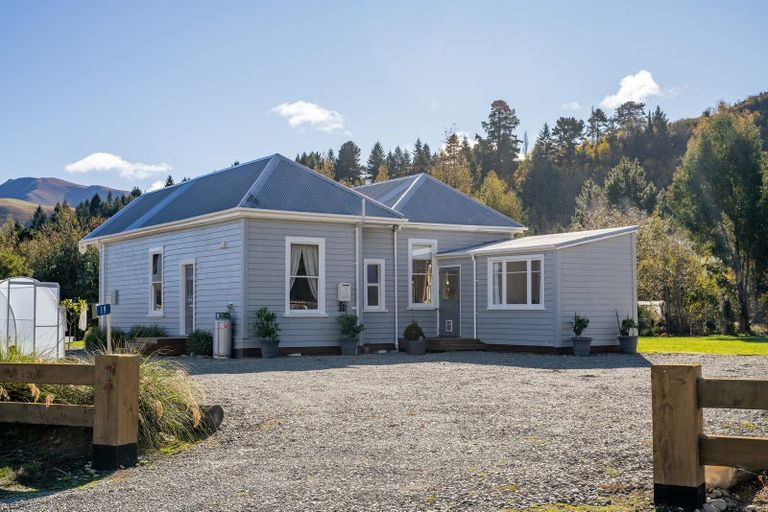 Photo of property in 19 Hythe Street, Athol, 9793