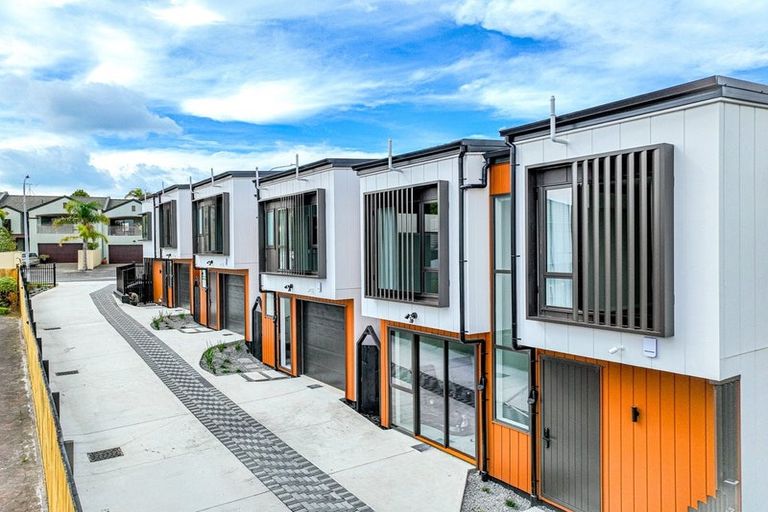 Photo of property in 89c Whitford Road, Botany Downs, Auckland, 2014