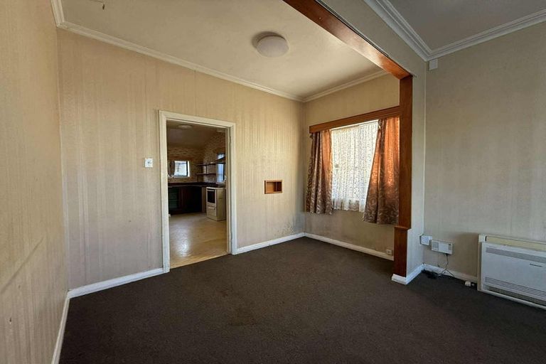 Photo of property in 8 Phillip Street, Johnsonville, Wellington, 6037