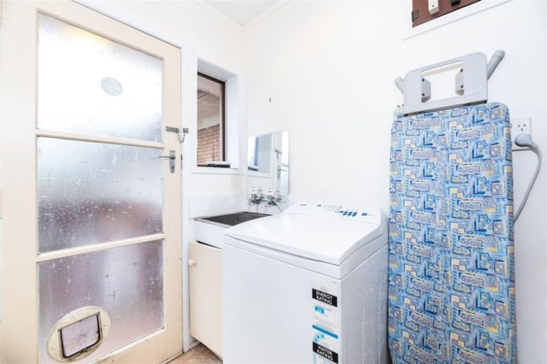 Photo of property in 2/6 Miro Street, New Lynn, Auckland, 0600